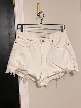 Abercrombie & Fitch Curve Love White The Cutoff Short High Rise - Size 6/28